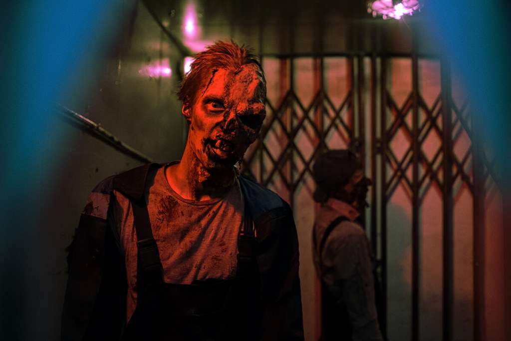 Zombie escape room